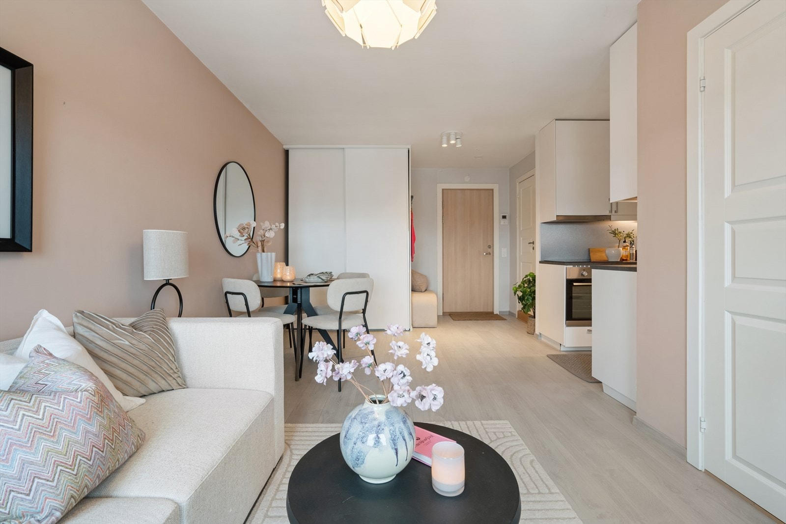 Stue mot entréen. Galleribilde