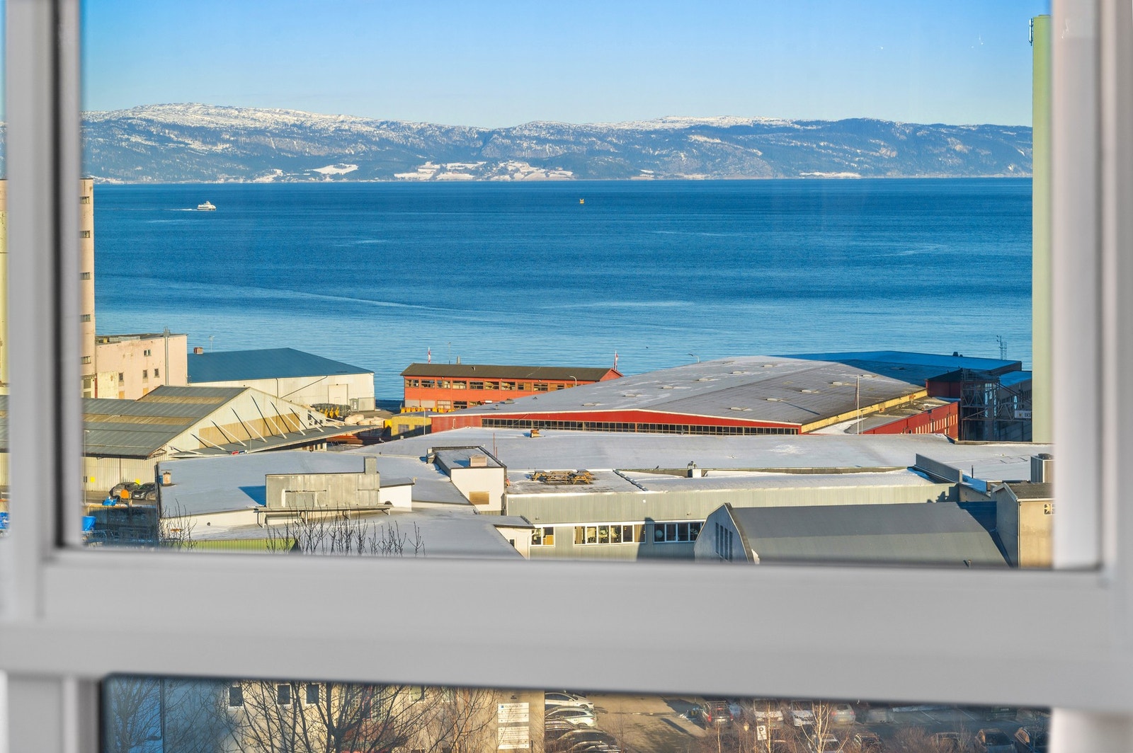 Man har også flott utsikt mot Trondheimsfjorden og Fosenalpene. Galleribilde