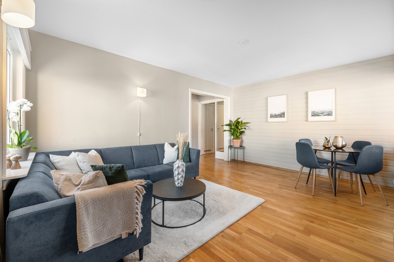 Leiligheten har en sjarmerende stue på ca. 21 kvadratmeter. Galleribilde