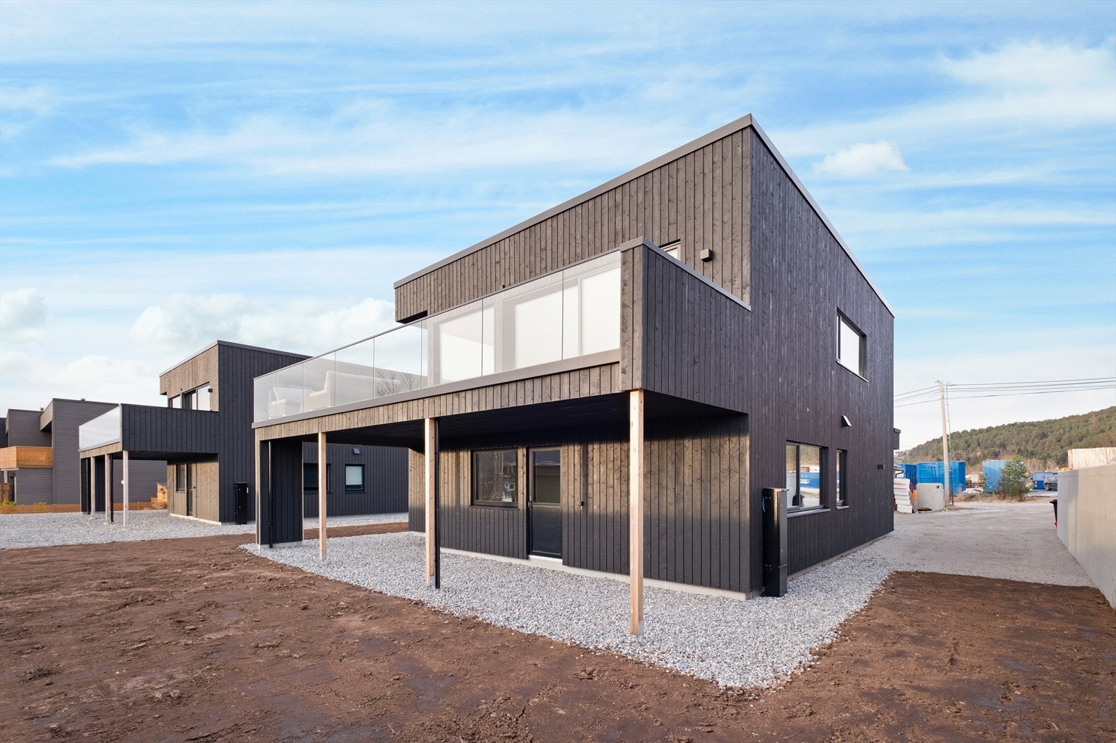 Terrassen i andre etasje gir fin utsikt over nærområdet. Galleribilde