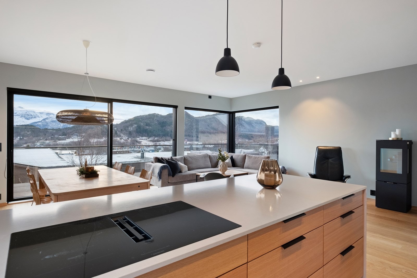 Peis i stuen gir ekstra varme på kalde dager. Galleribilde