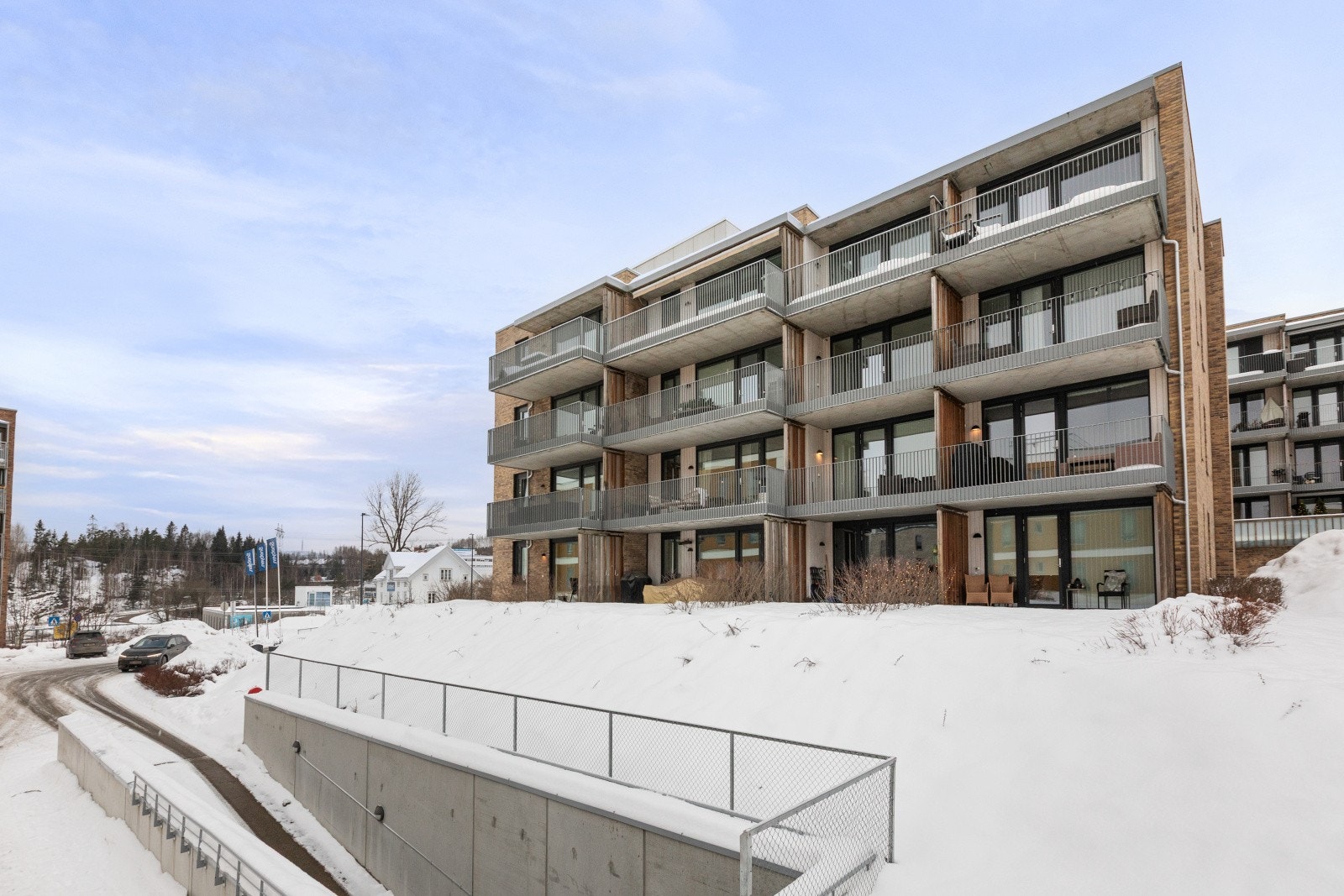 Velkommen til et særdeles attraktivt og populært område i Lørenskog stasjonsby. Galleribilde