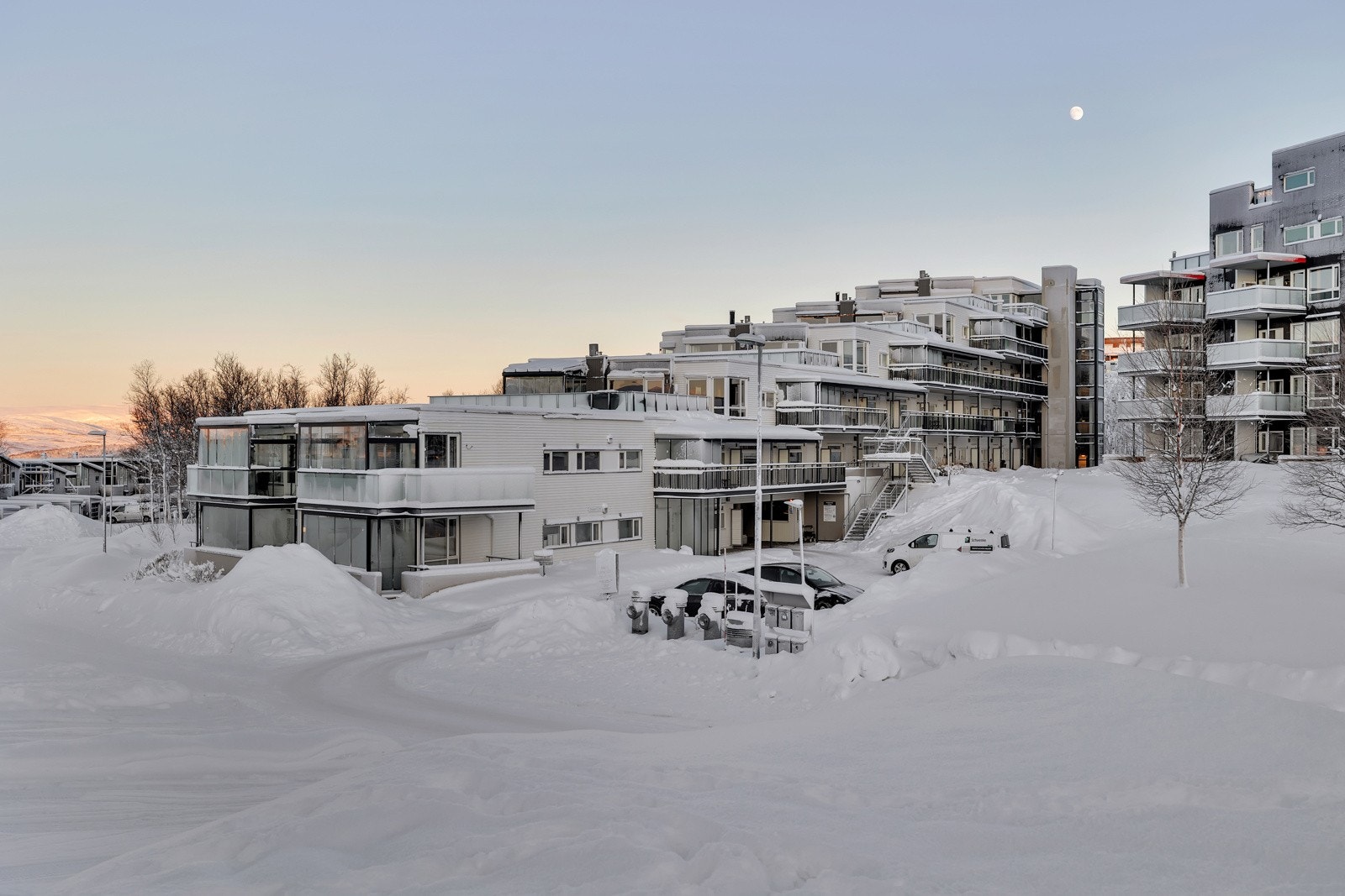 Til leiligheten følger fast pasrkeringsplass i felles garasjeanlegg Galleribilde