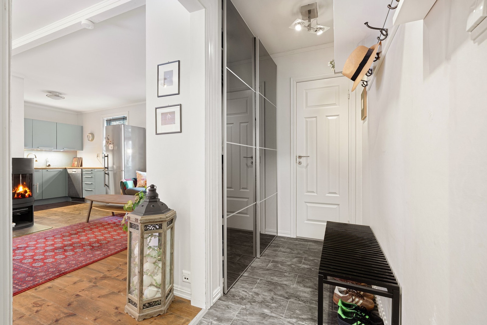 Flott entré med gode oppbevaringsmuligheter. Galleribilde