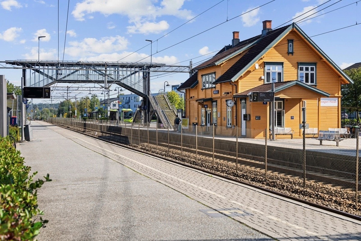 Toget er 100 meter unna Galleribilde