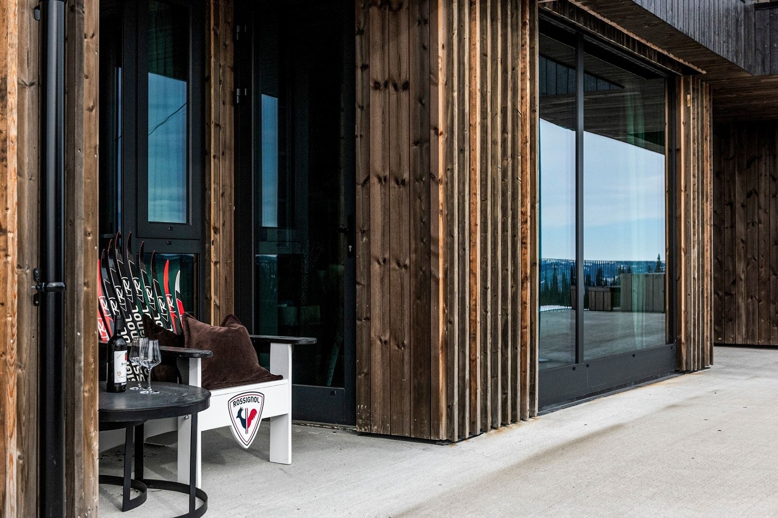 Her kan man nyte en forfriskning i sola etter en lang dag i bakken Galleribilde