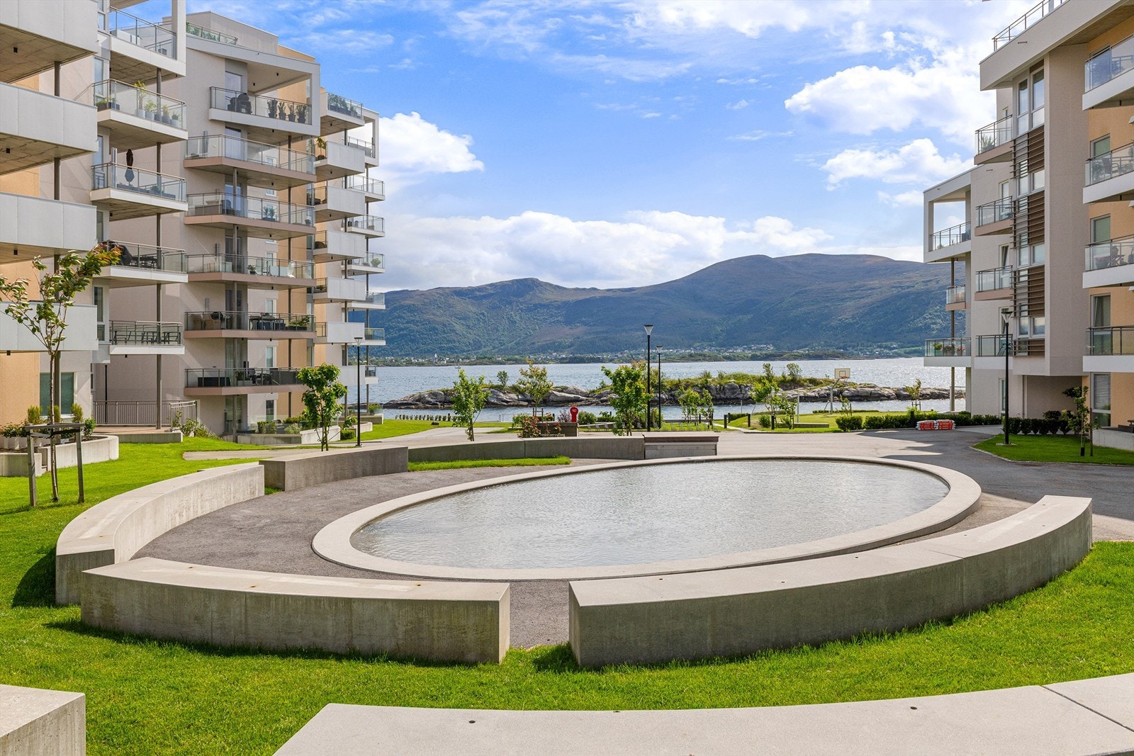 Pent opparbeidet og beplantet fellesarealer i sameiet Galleribilde