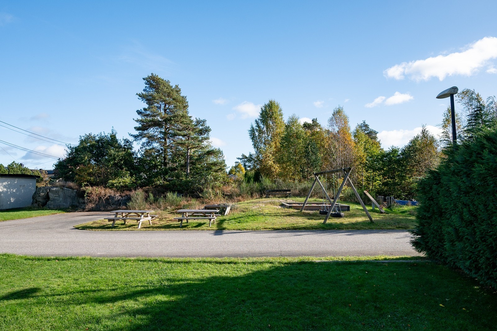 Lekeplass rett over gata Galleribilde