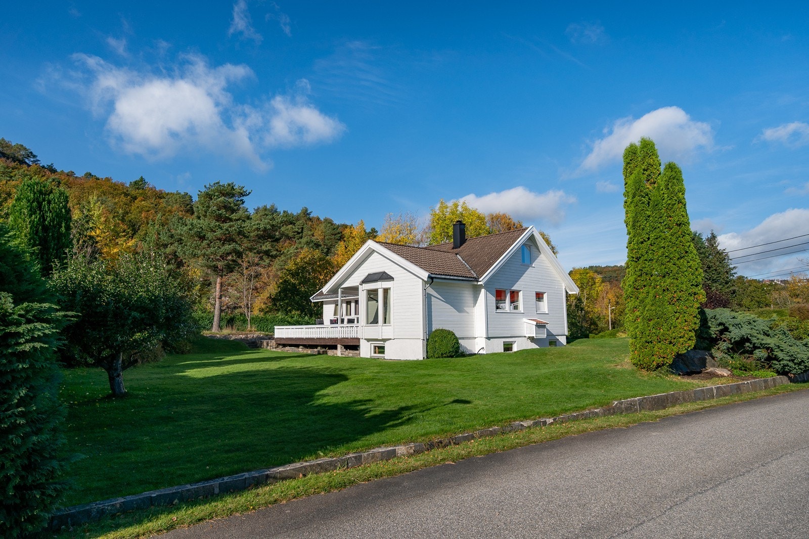 Romslig plen innbyr til lek og moro Galleribilde
