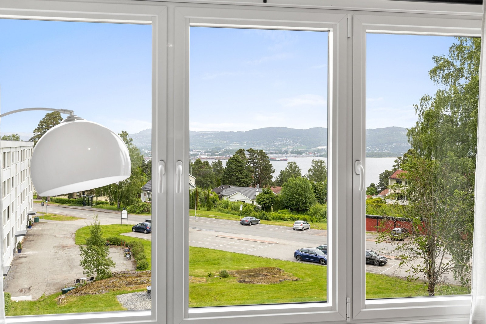 Utsikt ifra stue mot drammenselven Galleribilde