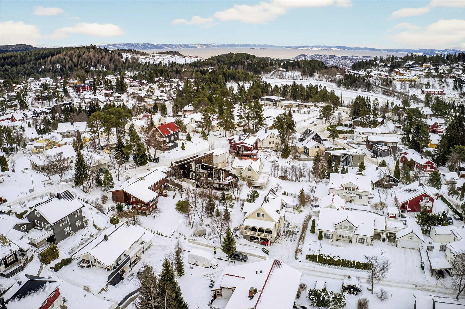 Umiddelbar nærhet til Bymarka gir helårs tur- og treningsmuligheter. Galleribilde