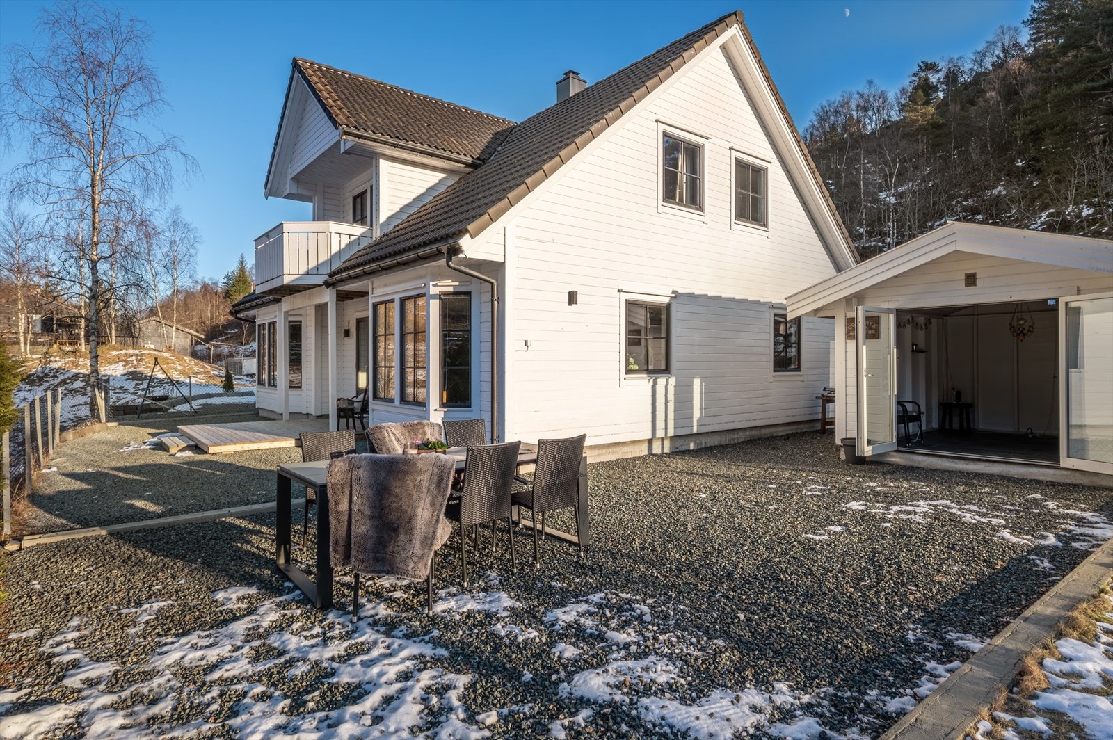 - Stort tomt på ca. 1 955 m² - Galleribilde