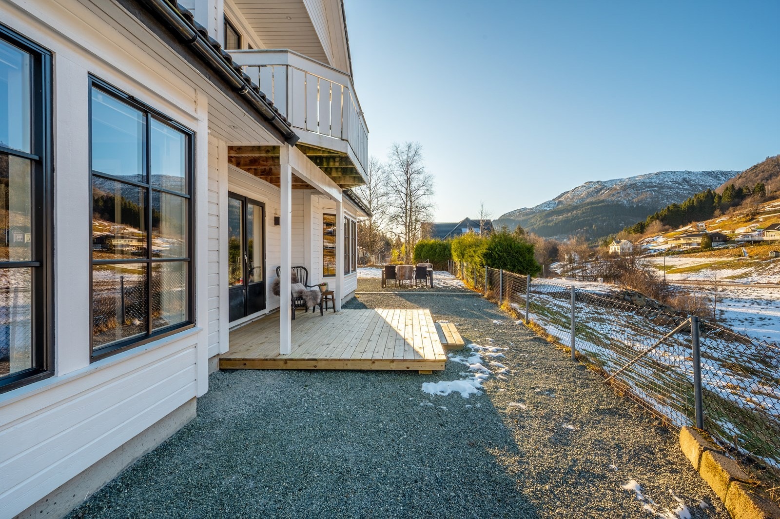 - Koselig platting hvor du kan nyte frisk luft i landlige omgivelser - Galleribilde