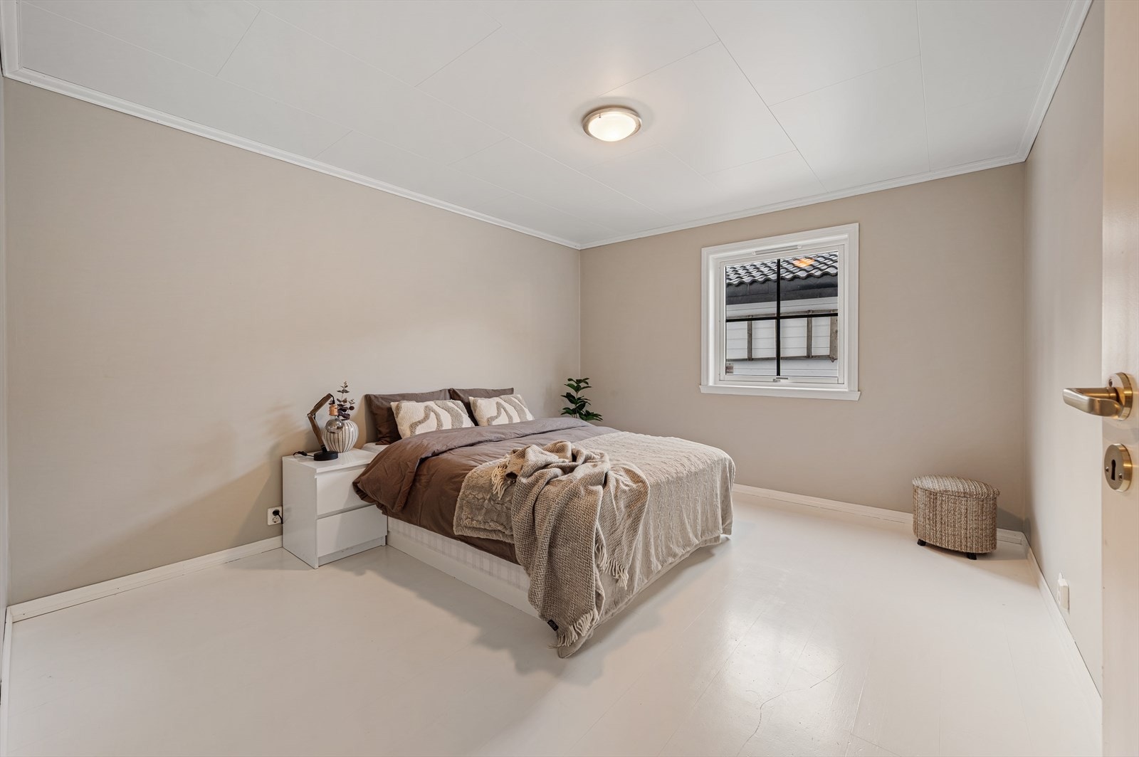 - Lyst og romslig soverom på hele 13,7 m² - Galleribilde