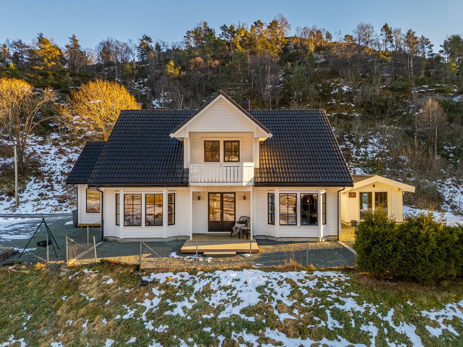 - Nordvik bolig v/Isak Bruarøy har gleden av å presentere Hegglandsdalsvegen 789! (Foto: Christian Fagerland i Imotiv) - Galleribilde