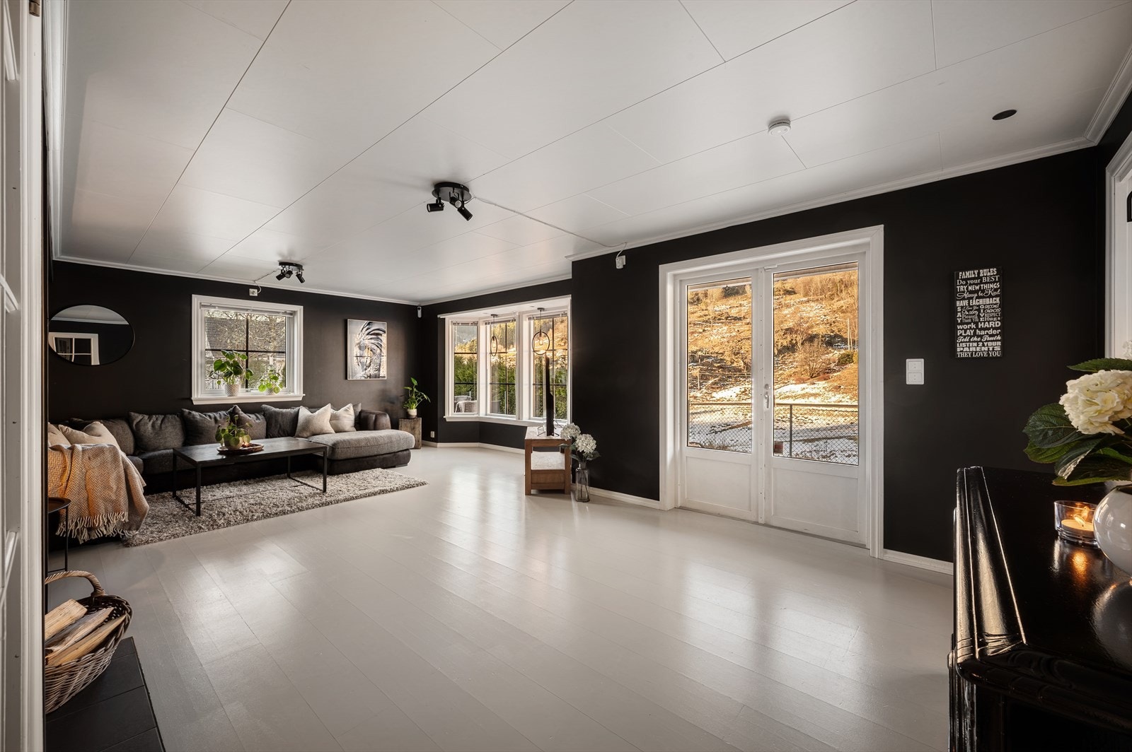 - Med en stue på hele 32 m² blir det et perfekt samlingspunkt for familie og venner - Galleribilde