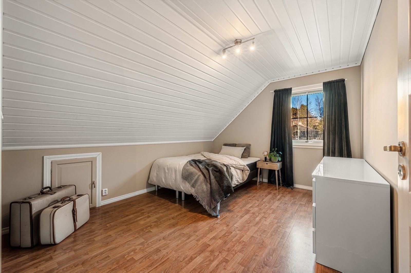 - Lyst soverom på 10,4 m² - Galleribilde