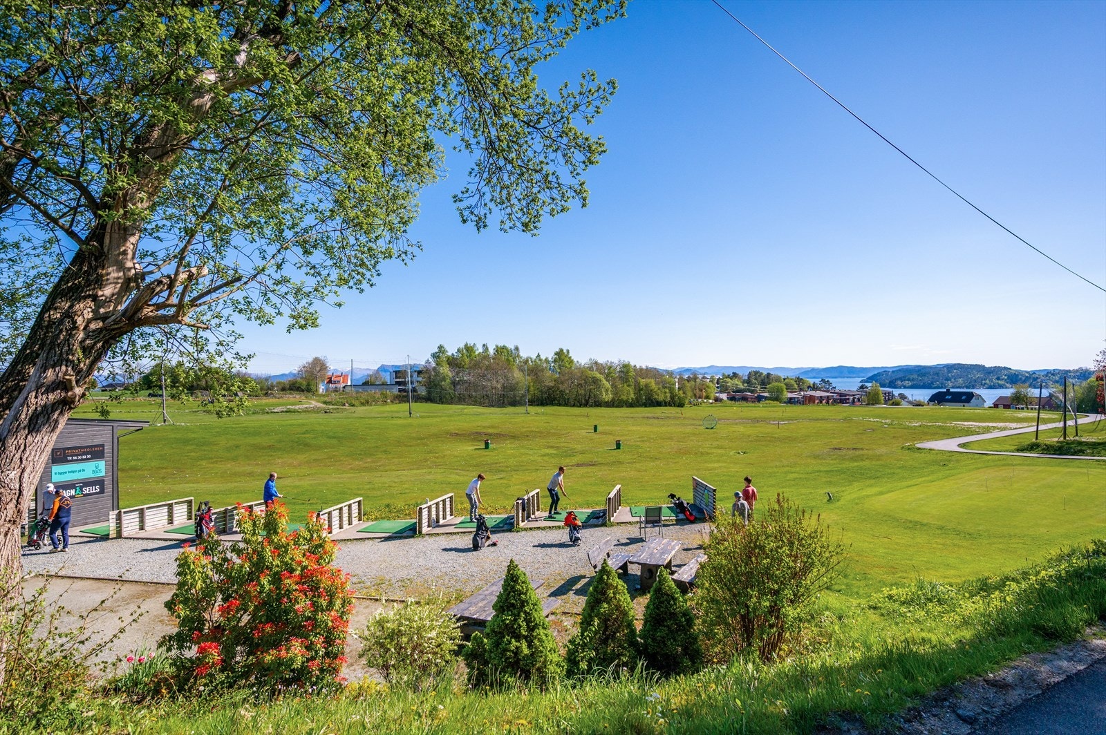 - Her får du mulighet til å spille på en nydelig 9-hulls golfbane - Galleribilde