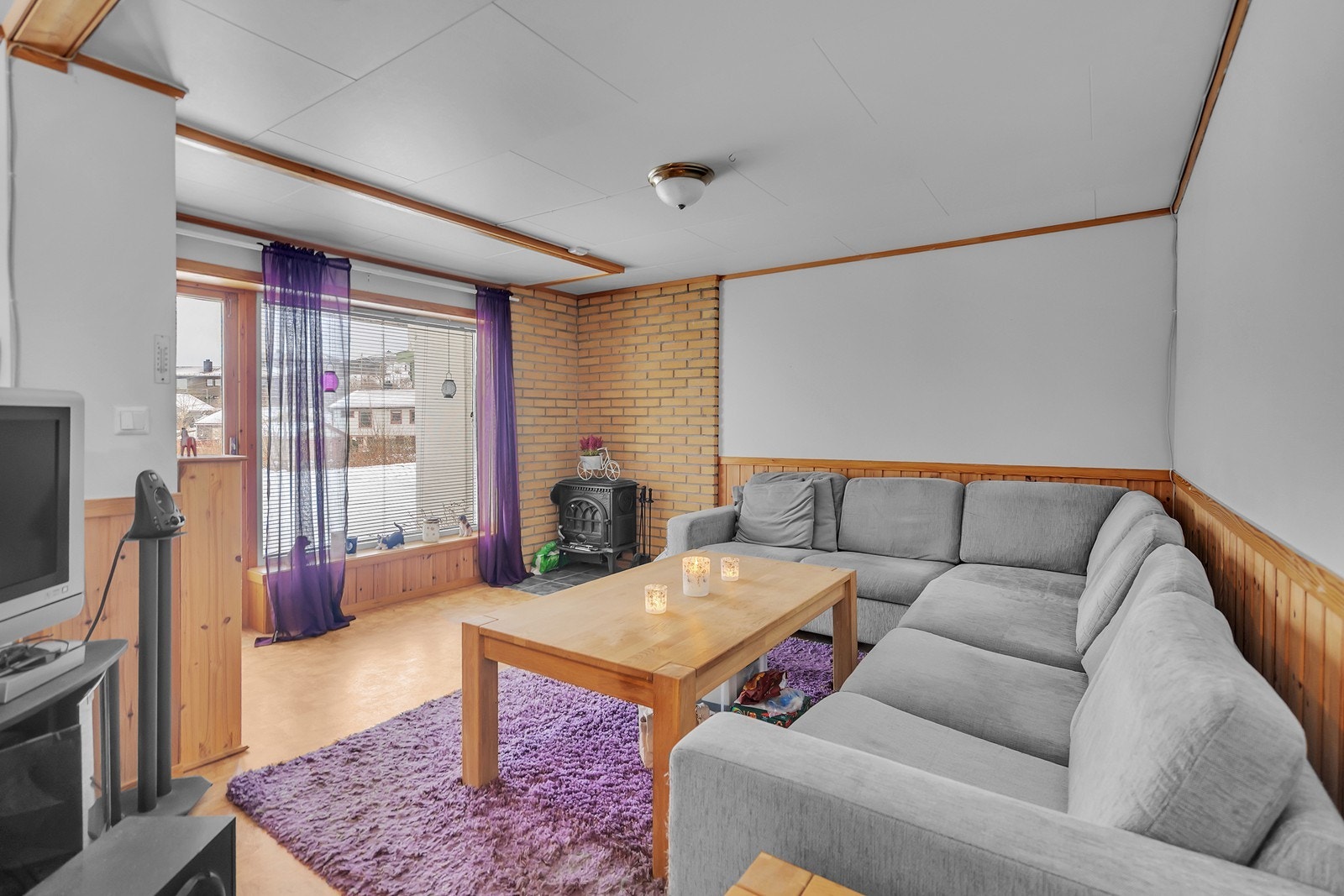 Stue i godkjent utleieleilighet. (leiligheten er i dag utleid for kr. 5.500,-). Galleribilde