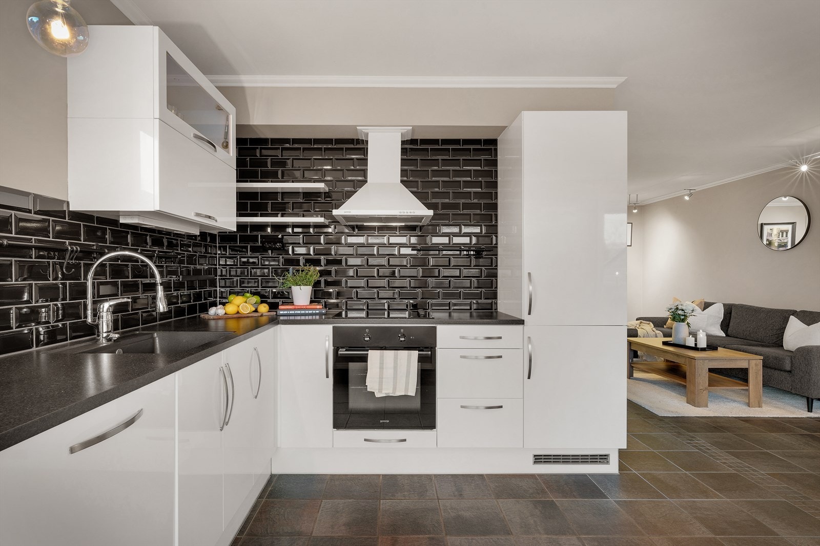 - Den gode skap- og benkeplassen sørger for gode matlagingsforhold - Galleribilde