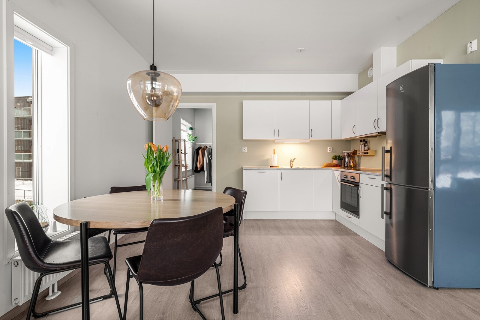 Sameiet er tilknyttet fjernvarmeanlegg med radiatorer. Galleribilde