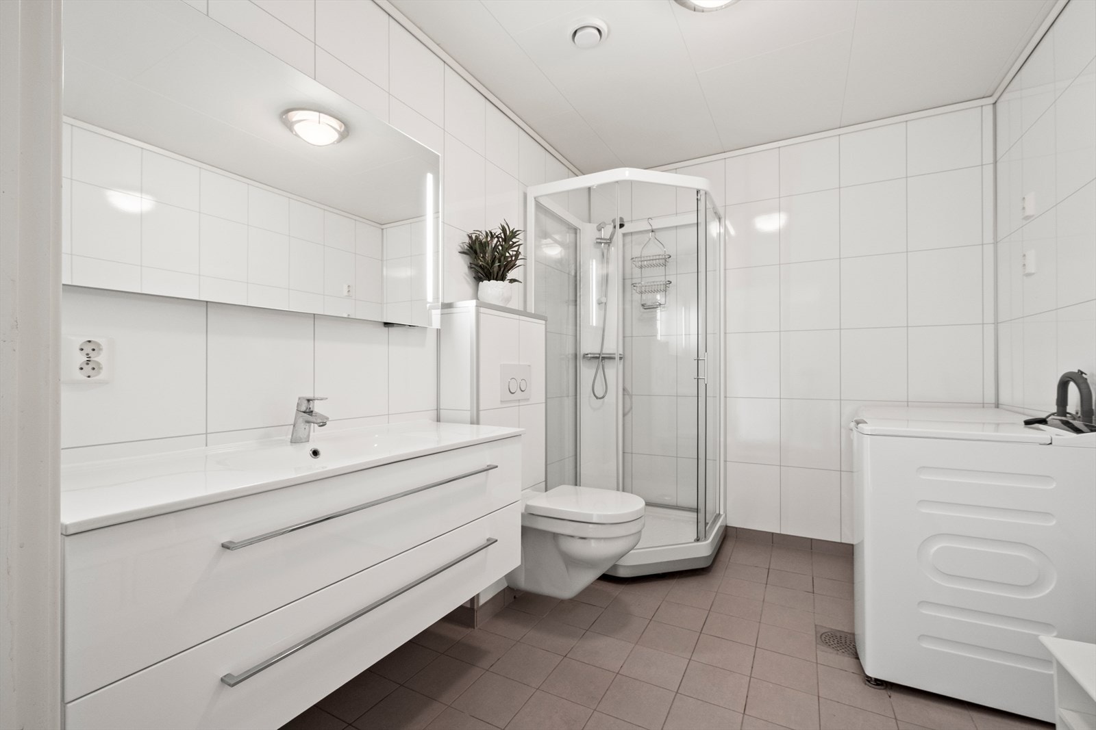 Innredet i lyse, tidløse farger. Galleribilde