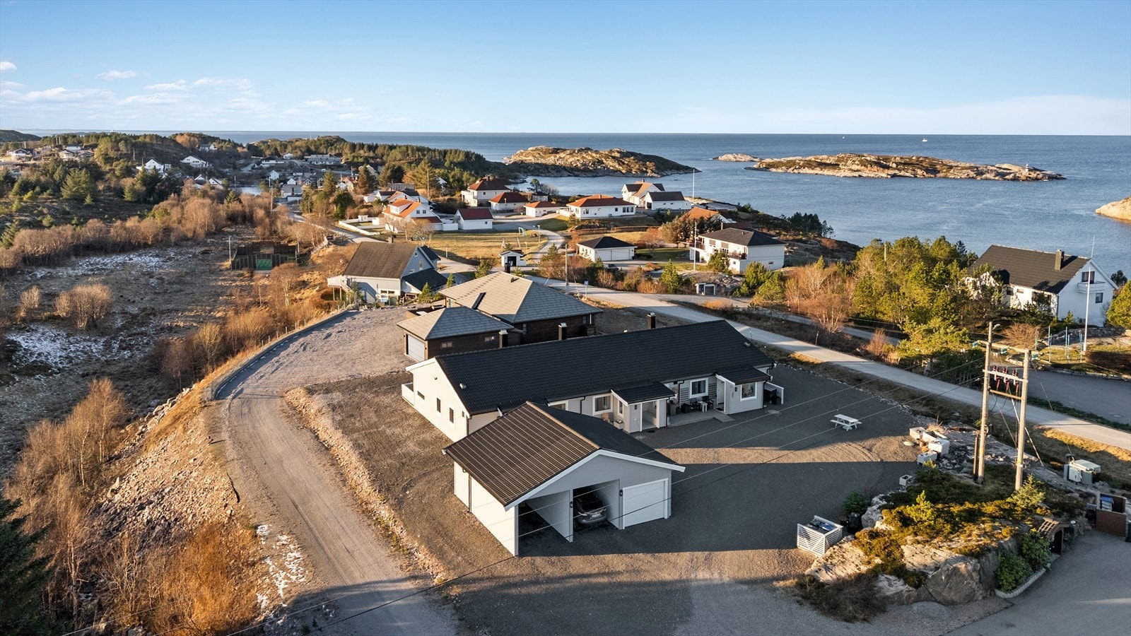 Aktiv Eiendomsmegling v/ Ulla E. Nystøyl ønsker velkommen til Øksenvågveien 57A! Foto: André Tomas Ormset-Paredes Galleribilde