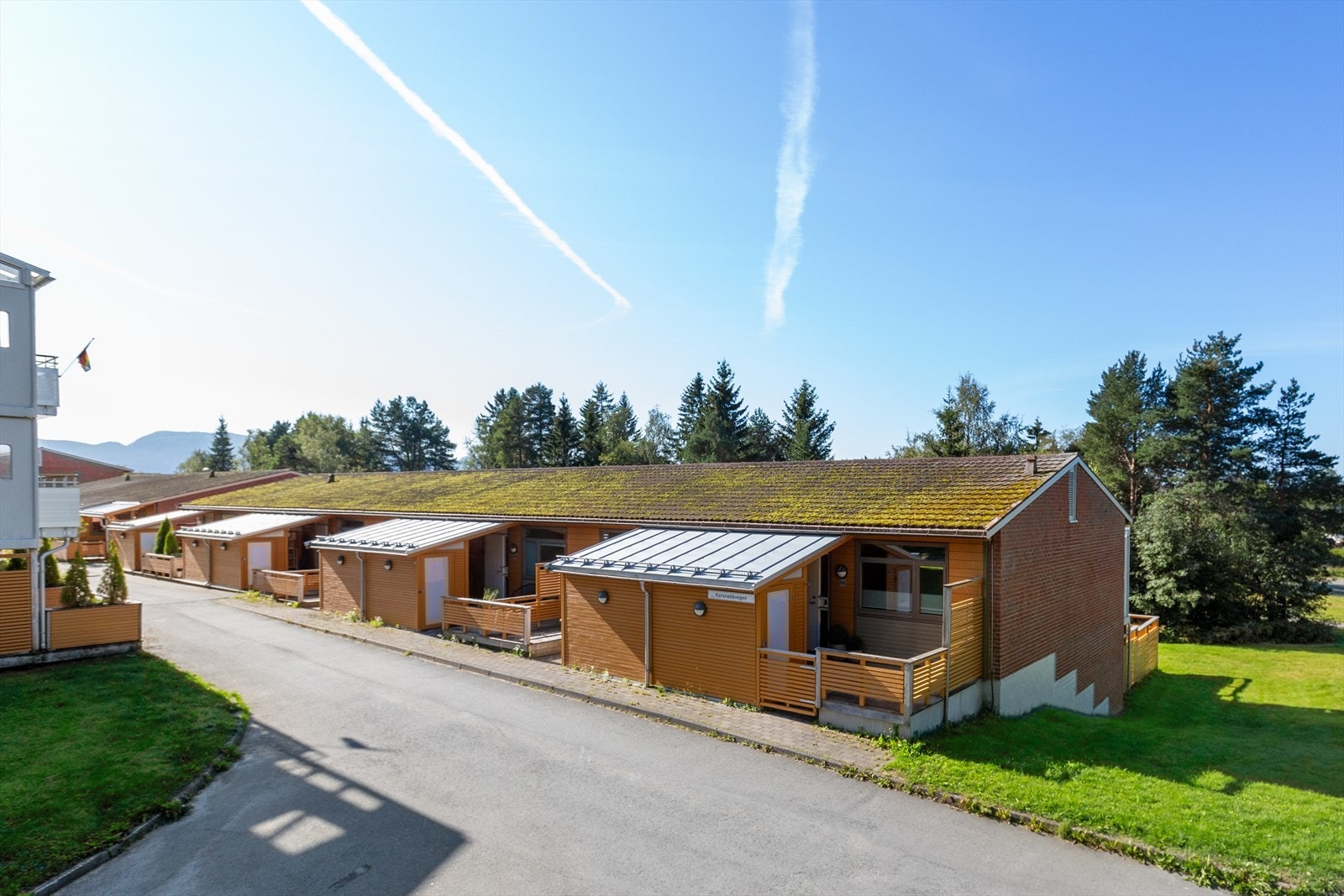 Nabolaget oppleves som veldig trygt, med et godt naboskap. Her er det fint å bo! Galleribilde