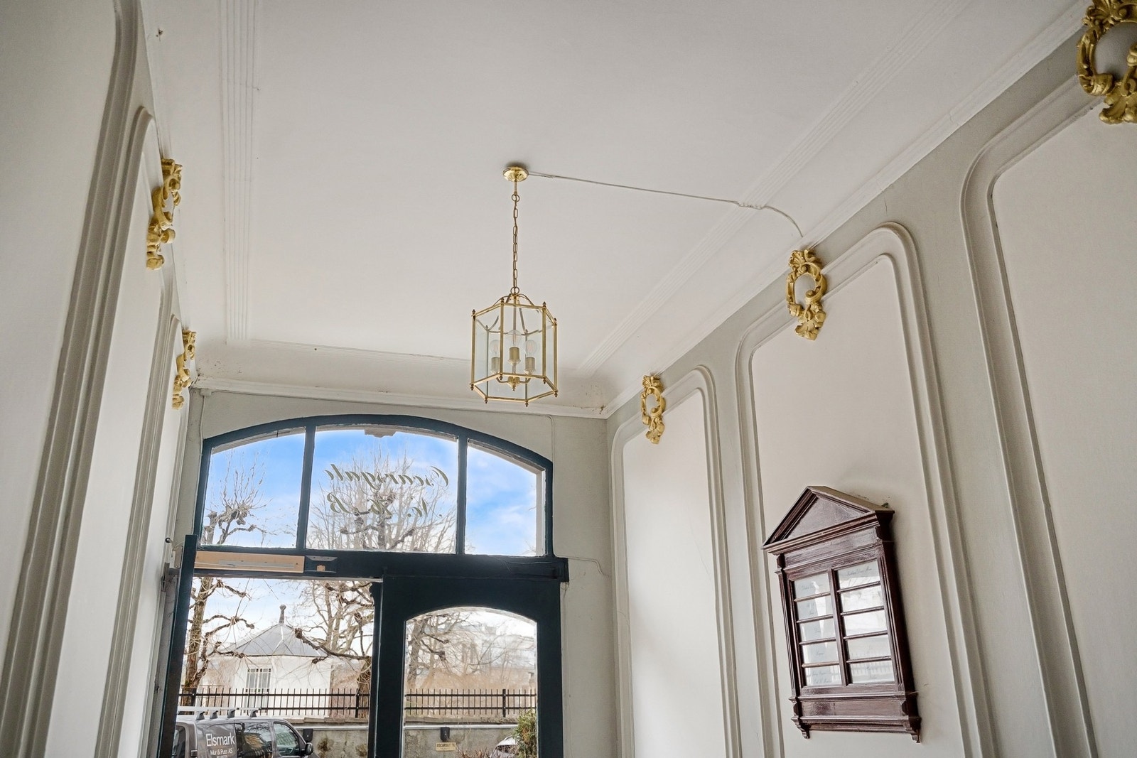 Representativt inngangsparti. Galleribilde