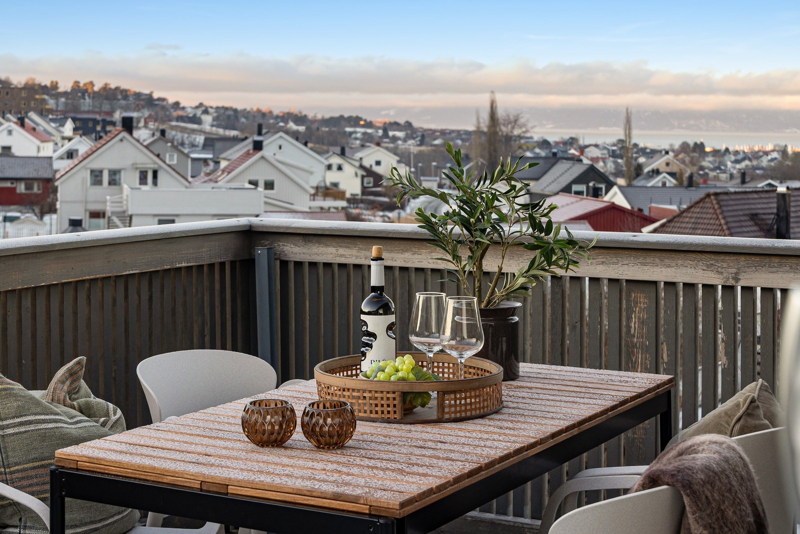 Her har man solen fra tidlig ettermiddag til sen kveld. Galleribilde