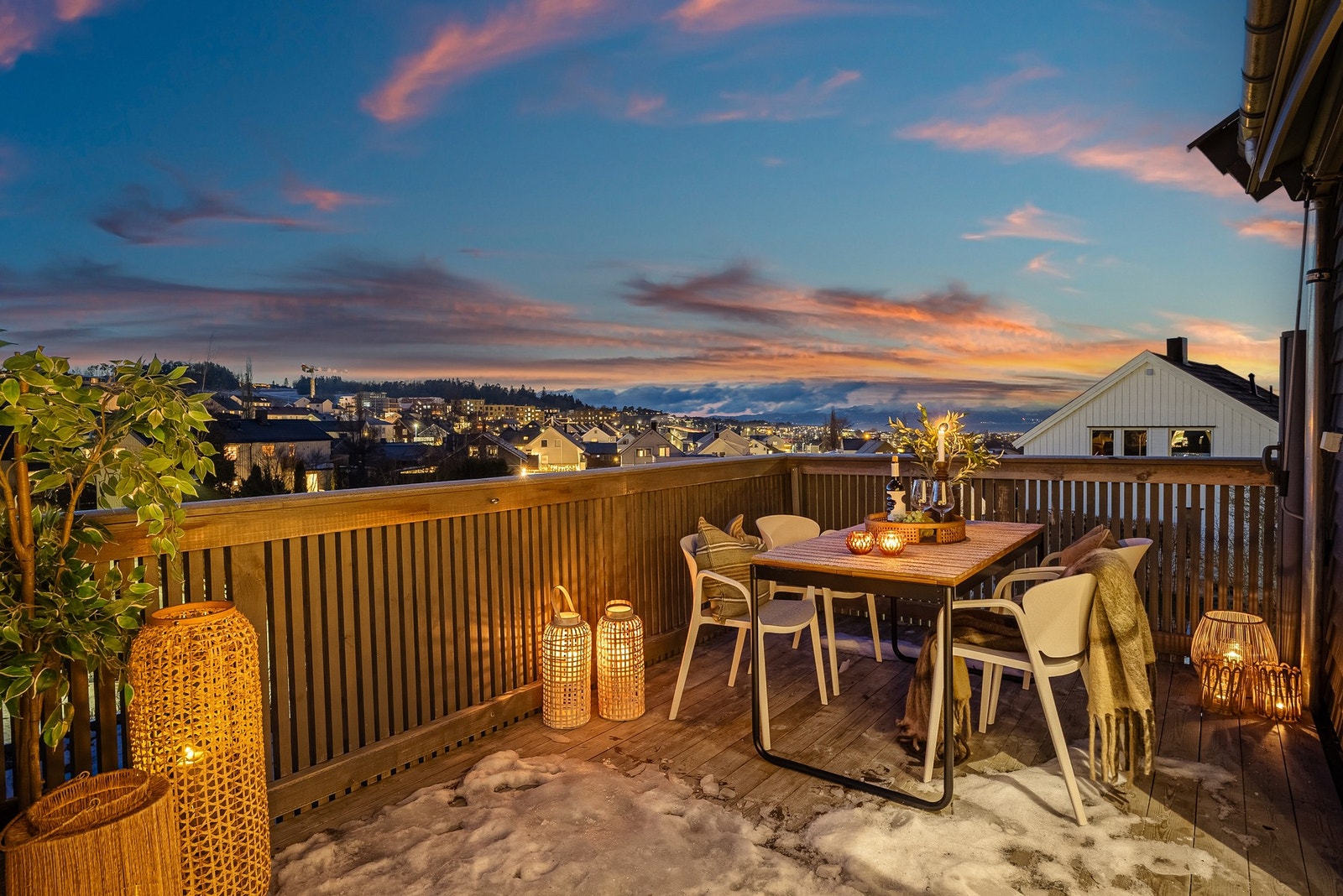 Solen kan du nyte fra tidlig morgen til solnedgang over Fosen Galleribilde