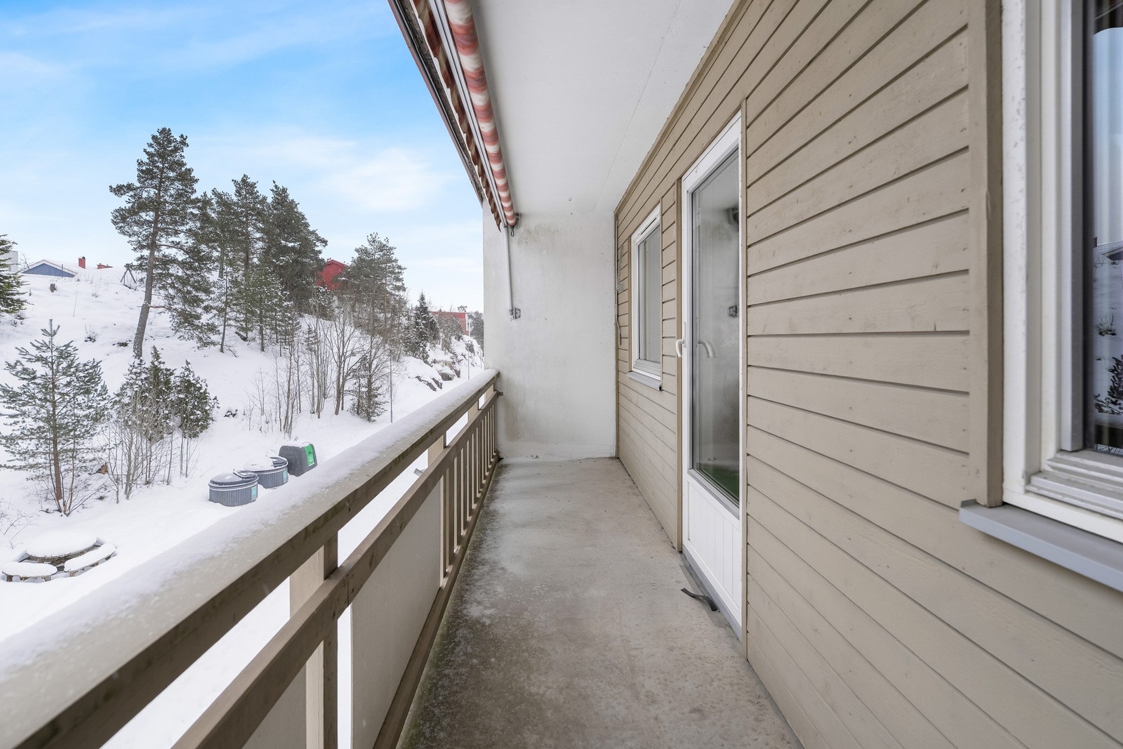 Soverom nr. 2 har utgang til en balkong på ca. 5 kvm. Galleribilde