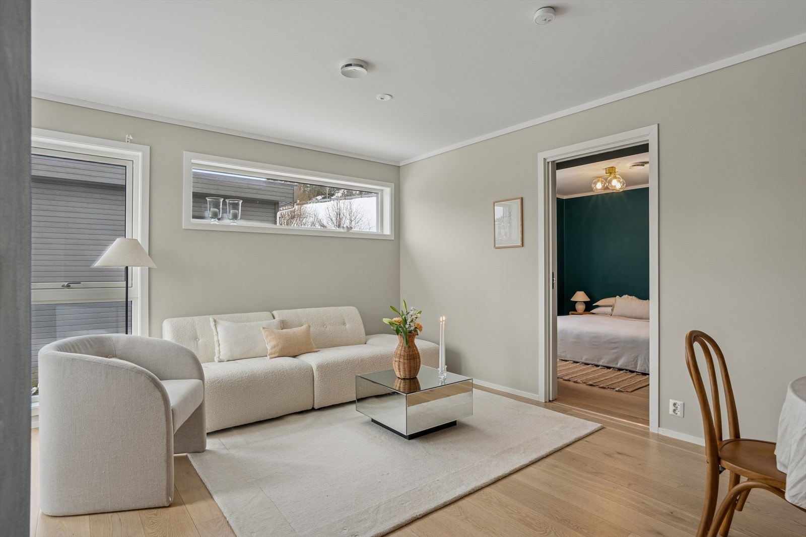 Leiligheten har et gjennomgående flott parkettgulv. Galleribilde