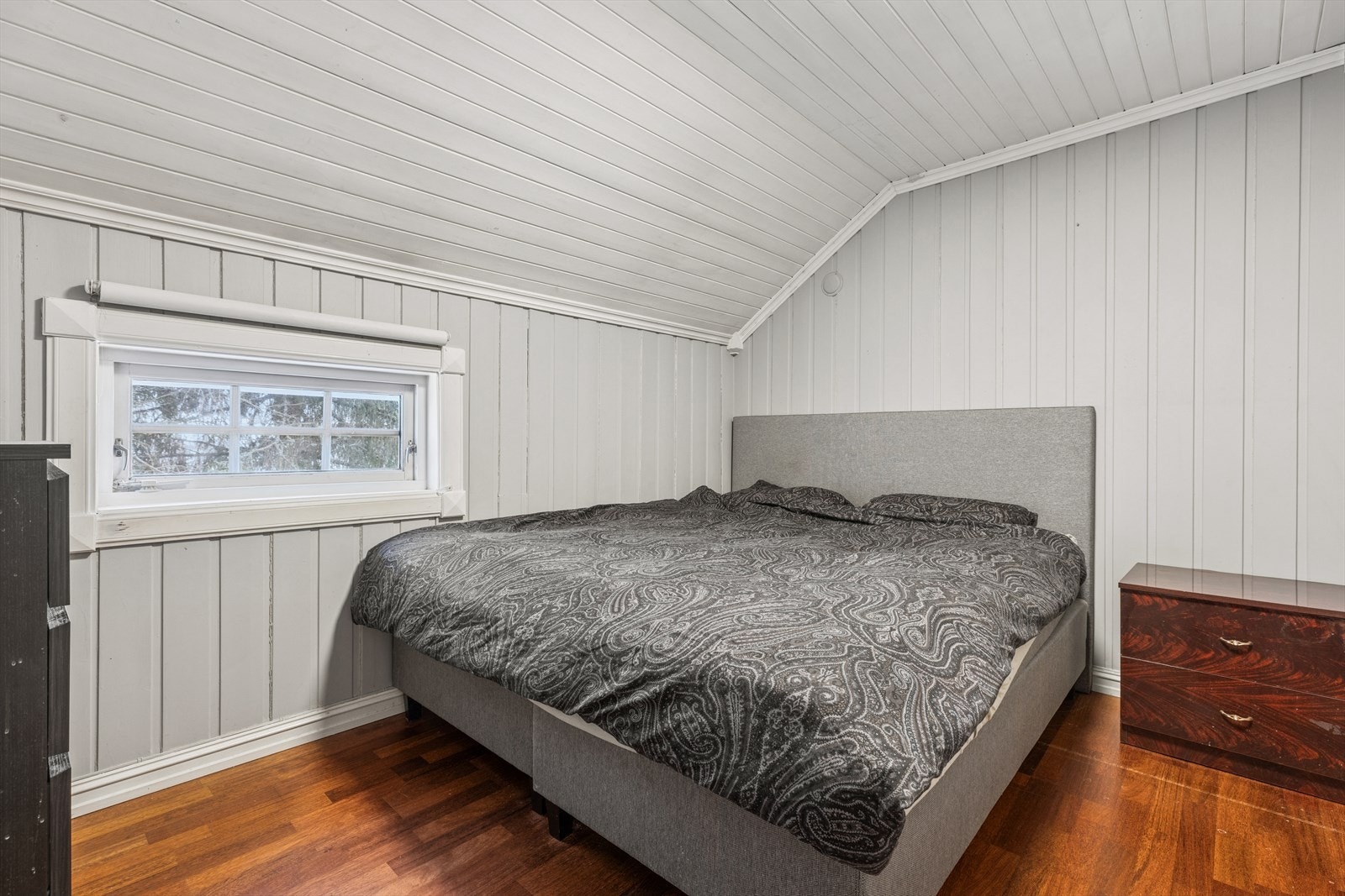 Boligen har totalt tre soverom, som enkelt kan tilpasses og innredes etter dine ønsker og behov. Galleribilde