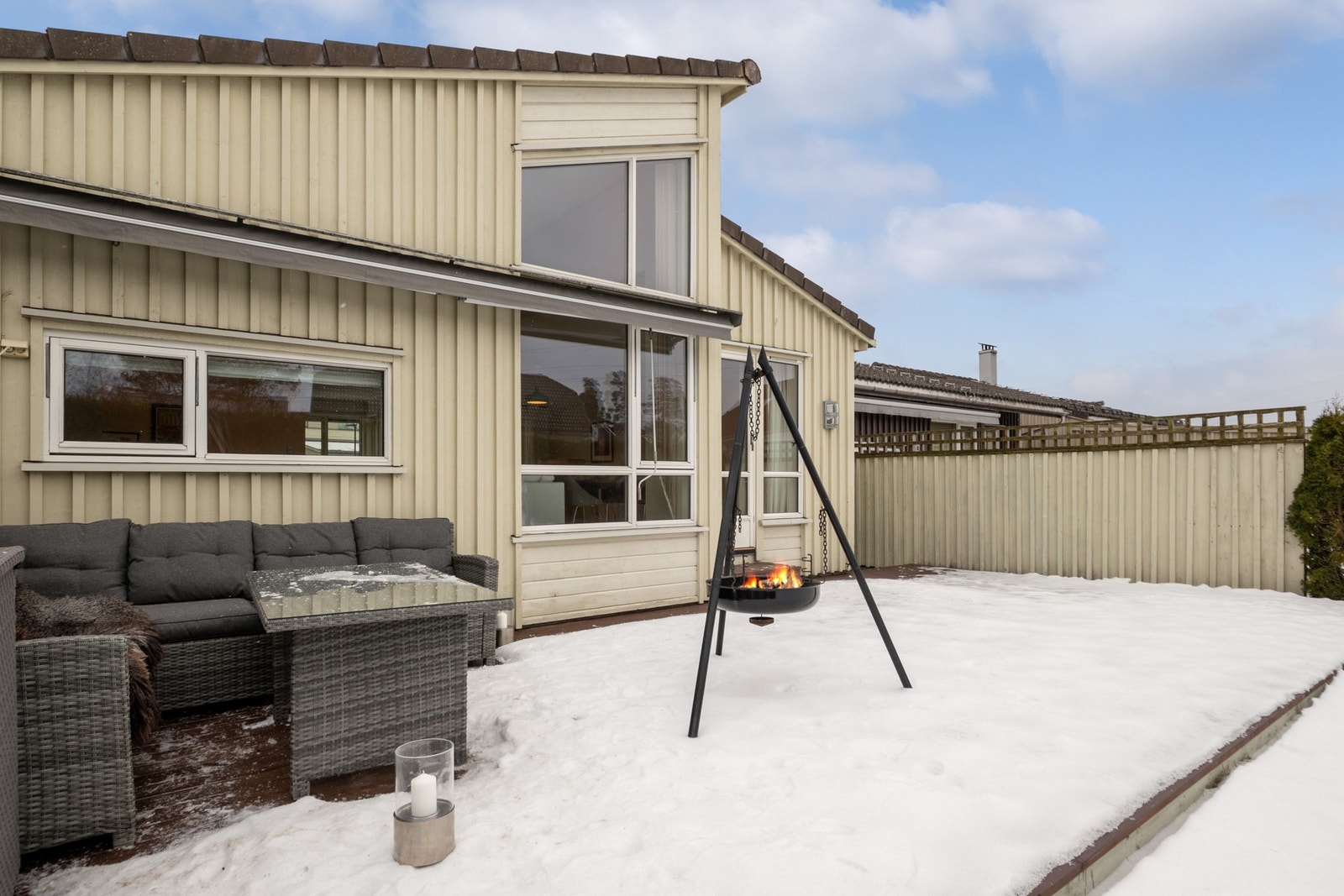 Det er terrasse- og balkongareal (TBA) på 55 m², som gir ekstra uteplass å benytte i sesong. Galleribilde