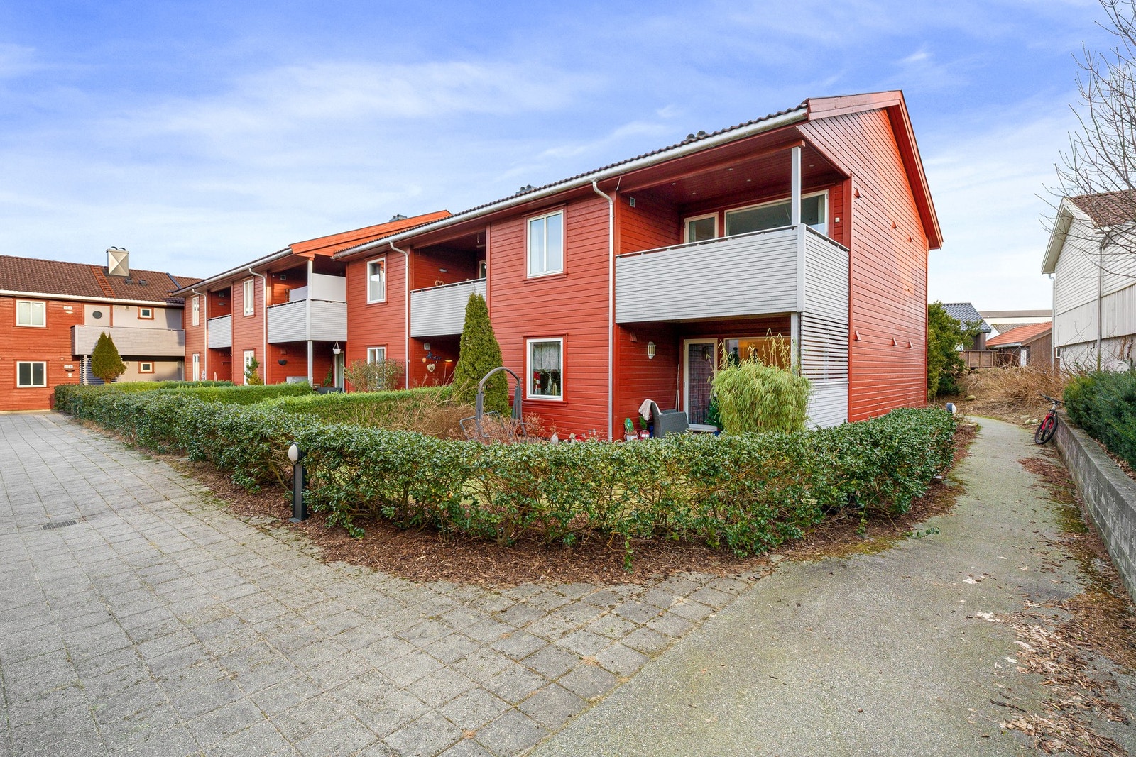 For ekstra lagringsplass har leiligheten en innvendig bod, samt en utvendig bod. Galleribilde