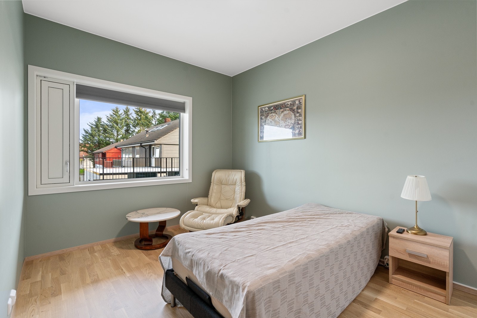 Soverom 1 - Sengen er tatt bort. Dobbelseng tatt inn. Galleribilde