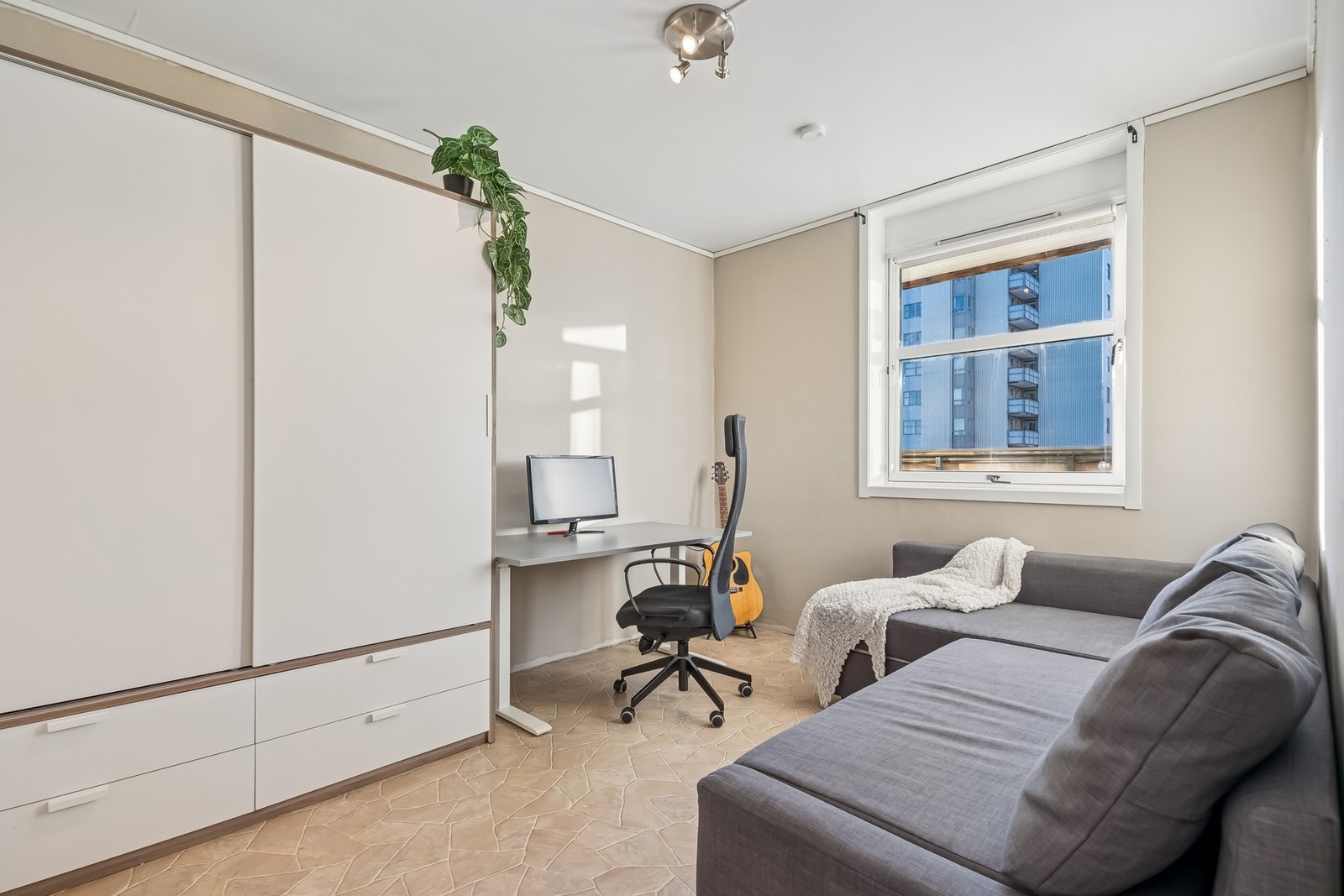 Rommene egner seg godt som både barnerom, gjesterom eller hjemmekontor. Galleribilde