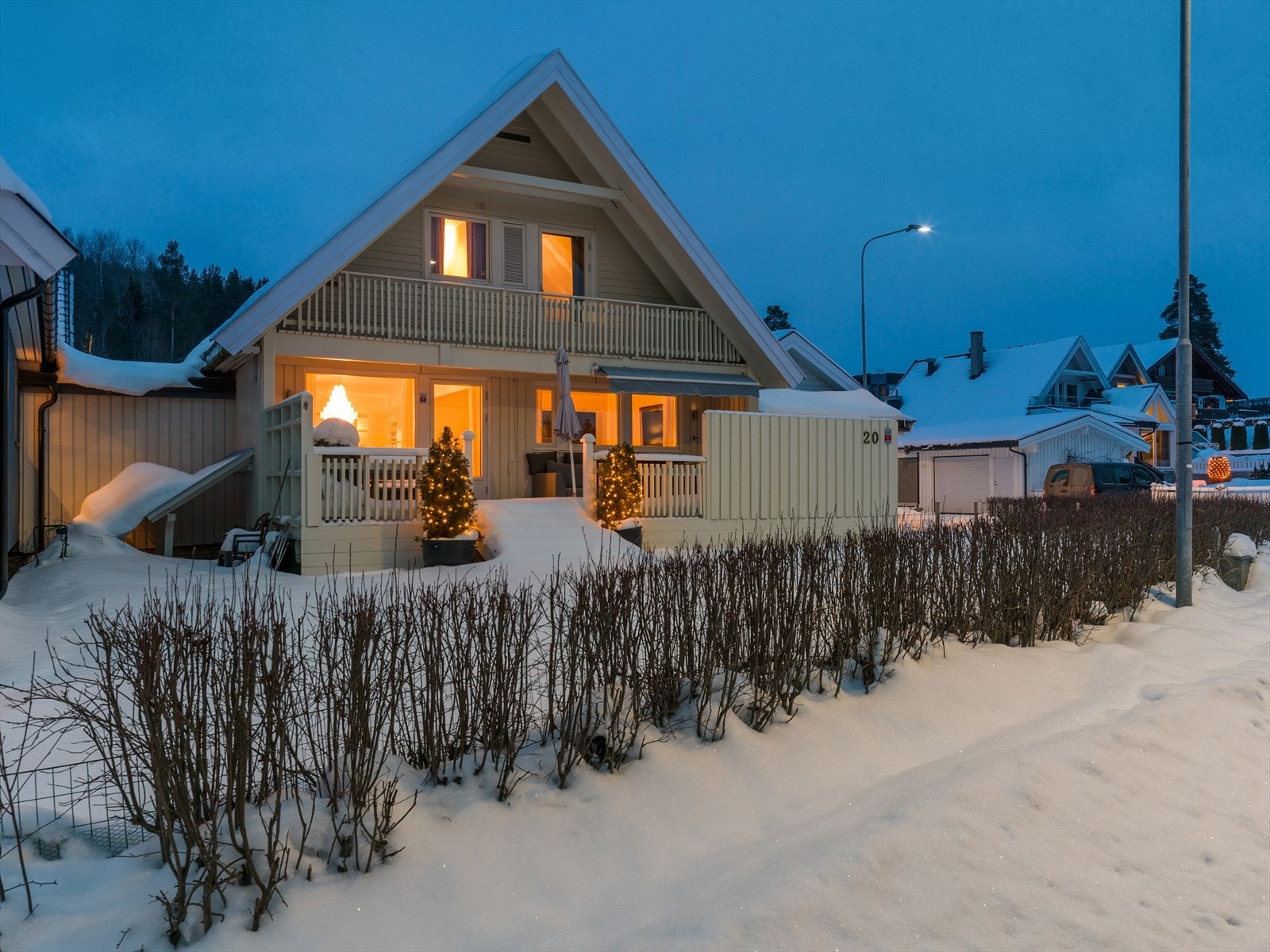 Boligen ble opprinnelig oppført i 1977, med ombygging og tilbygg rundt 2010, samt etablering av hybel i 2024. Galleribilde