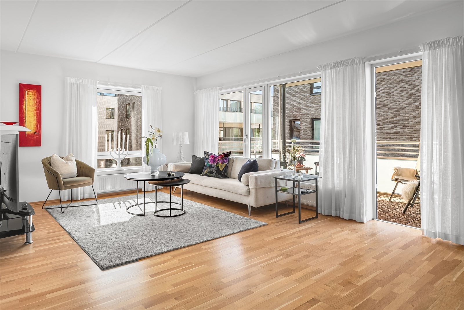 Øyvind Næss v/Nordvik Majorstuen har gleden av å presentere Nedre Skøyen vei 14! Foto: Henrik Sporsheim Galleribilde