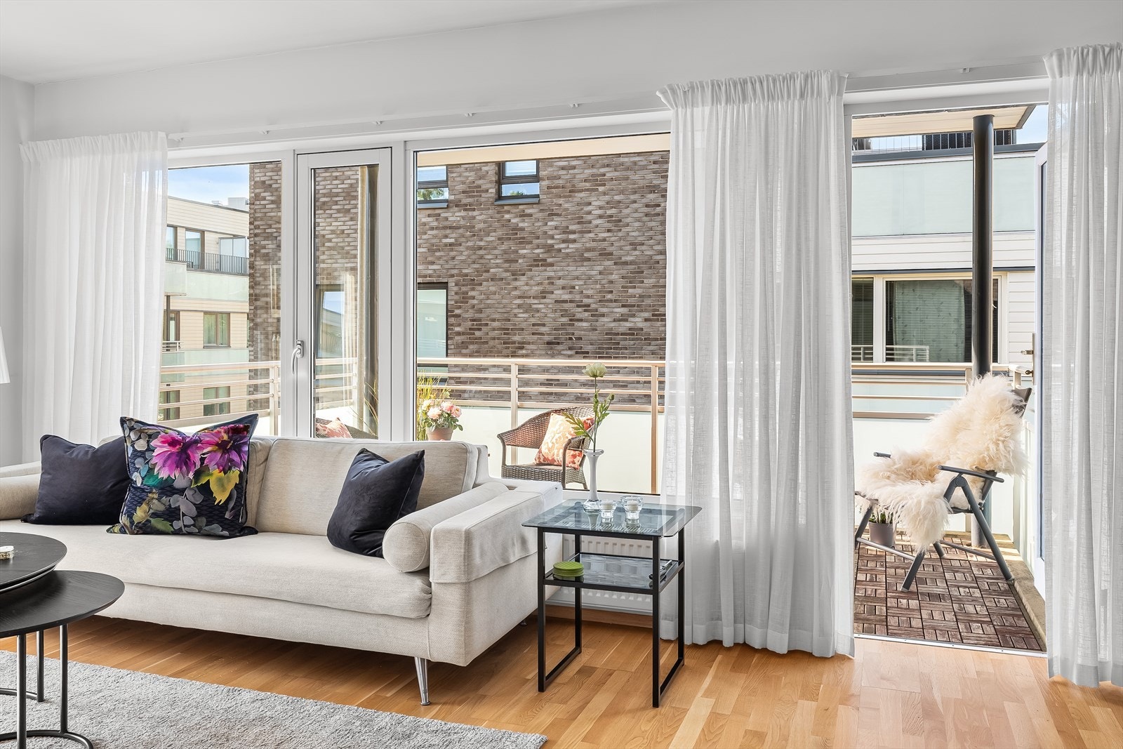 Leiligheten har fjernvarme og varmtvann er inkludert i felleskostnadene Galleribilde