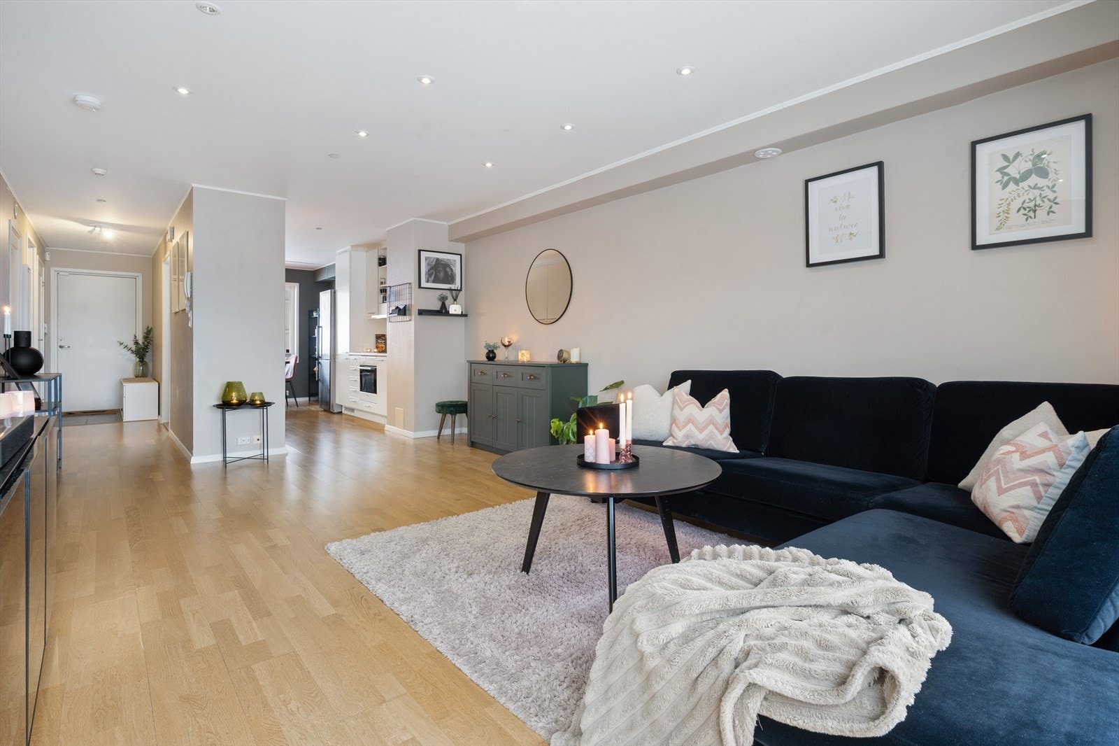 Det er parkett i leiligheten. Galleribilde