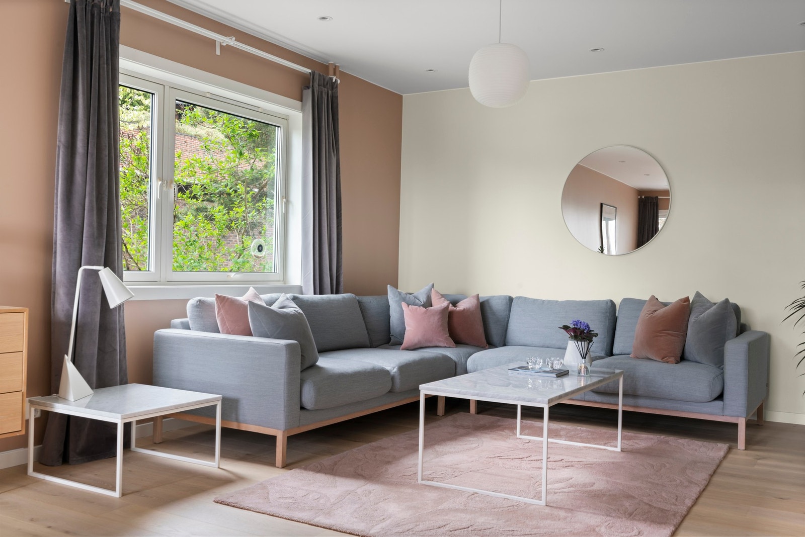 Boligen varmes opp fra felles sentral og har naturlig ventilasjon Galleribilde