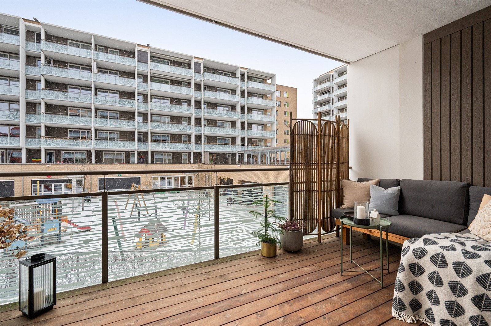 Beliggenheten gir gode solforhold på ettermiddagen i sommerhalvåret. Galleribilde