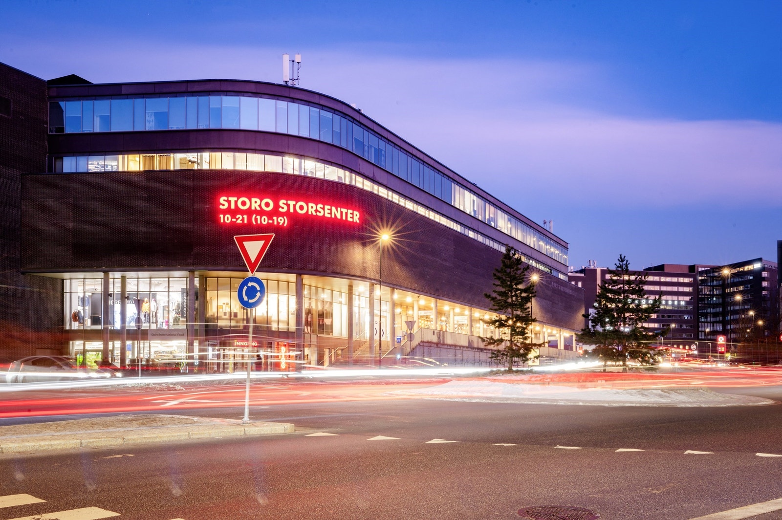 Storo storsenter med sine 130 forretninger ligger kun et par minutter unna. Galleribilde