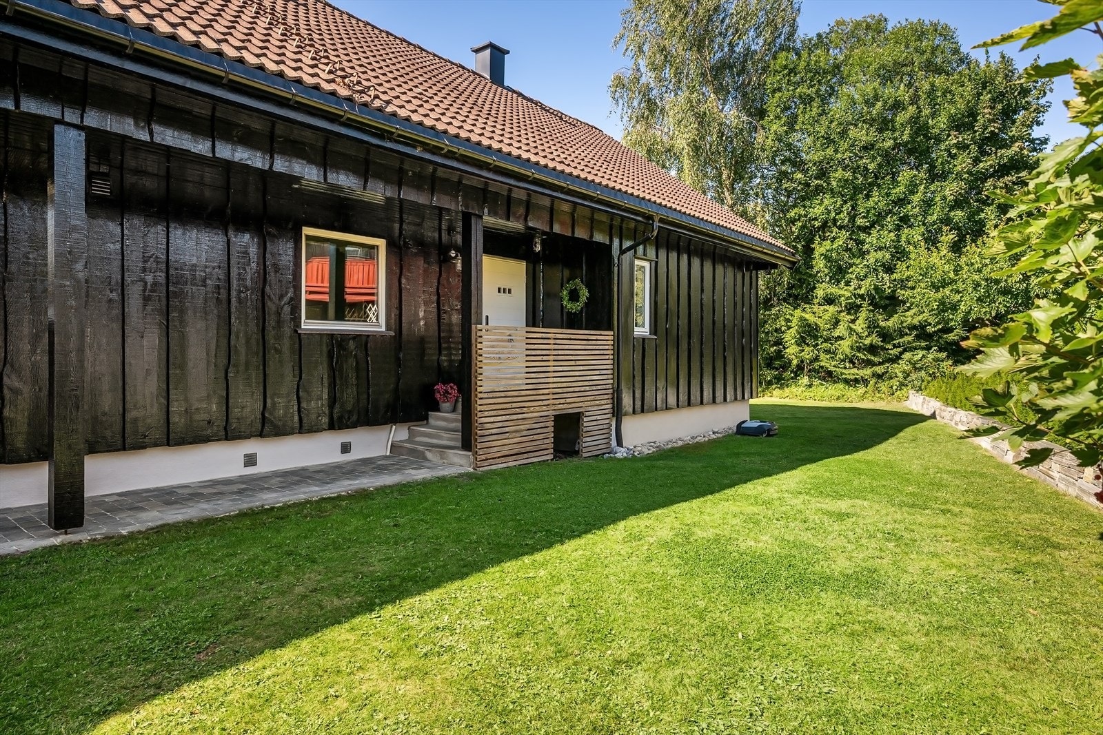 Praktisk overbygget inngangsparti Galleribilde