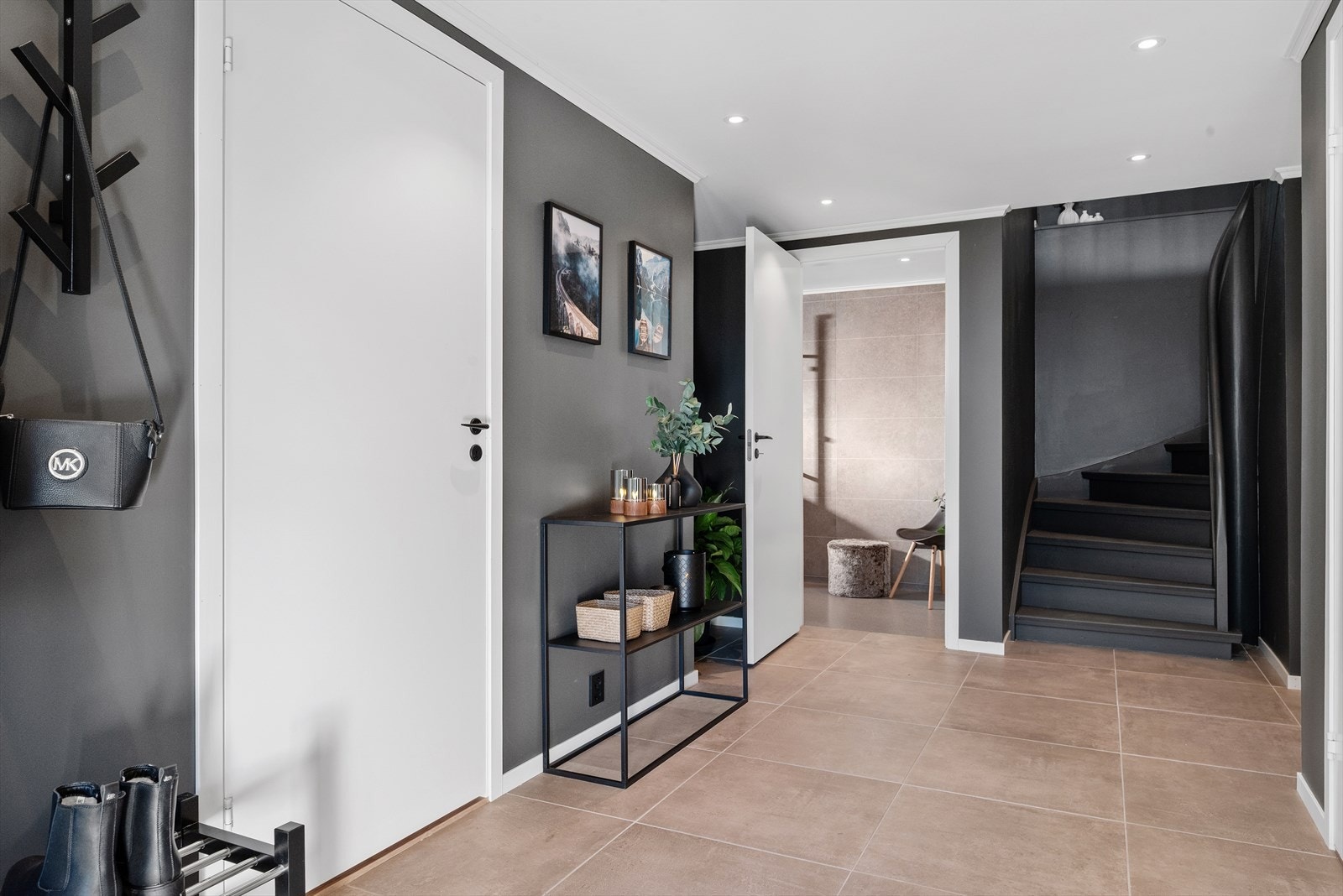 Romslig og fin gang Galleribilde