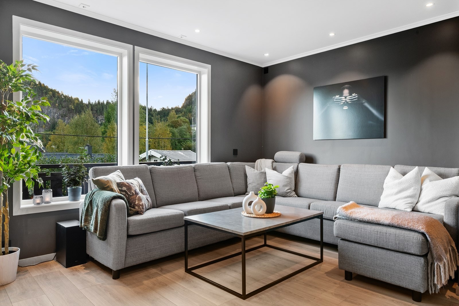 Det er bl.a. installert downlights i tak Galleribilde