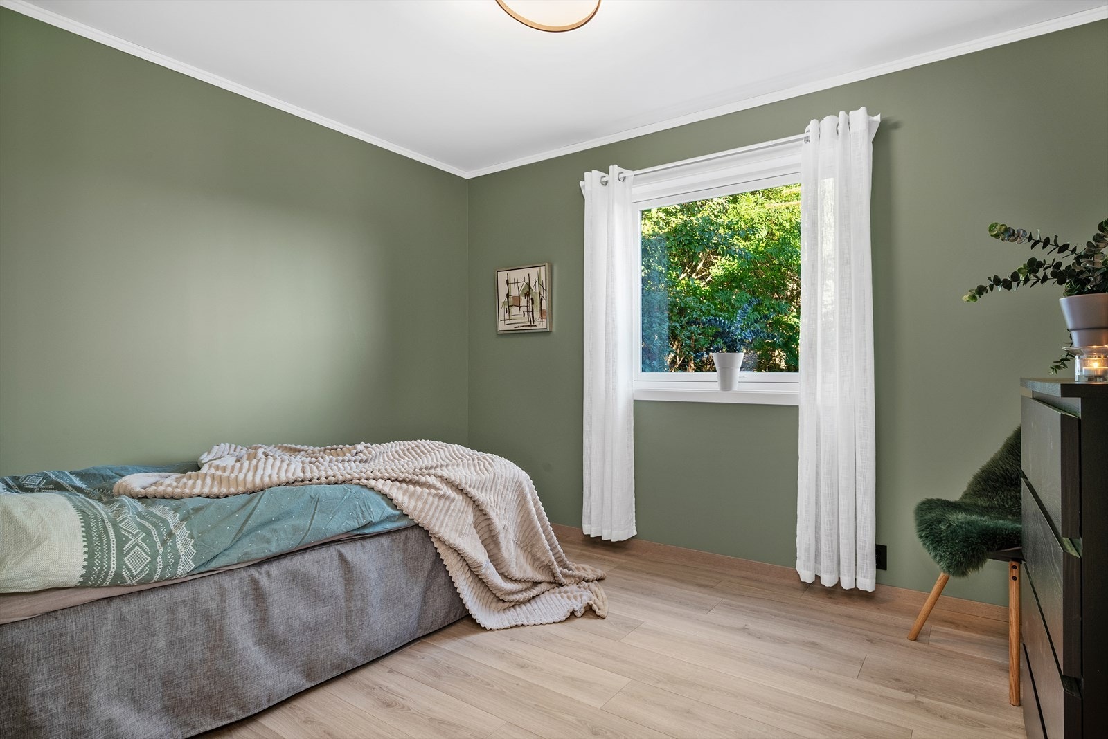 Alle soverommene er av god størrelse, hhv. 10,5 kvm, 11,5 kvm og 13 kvm. Galleribilde