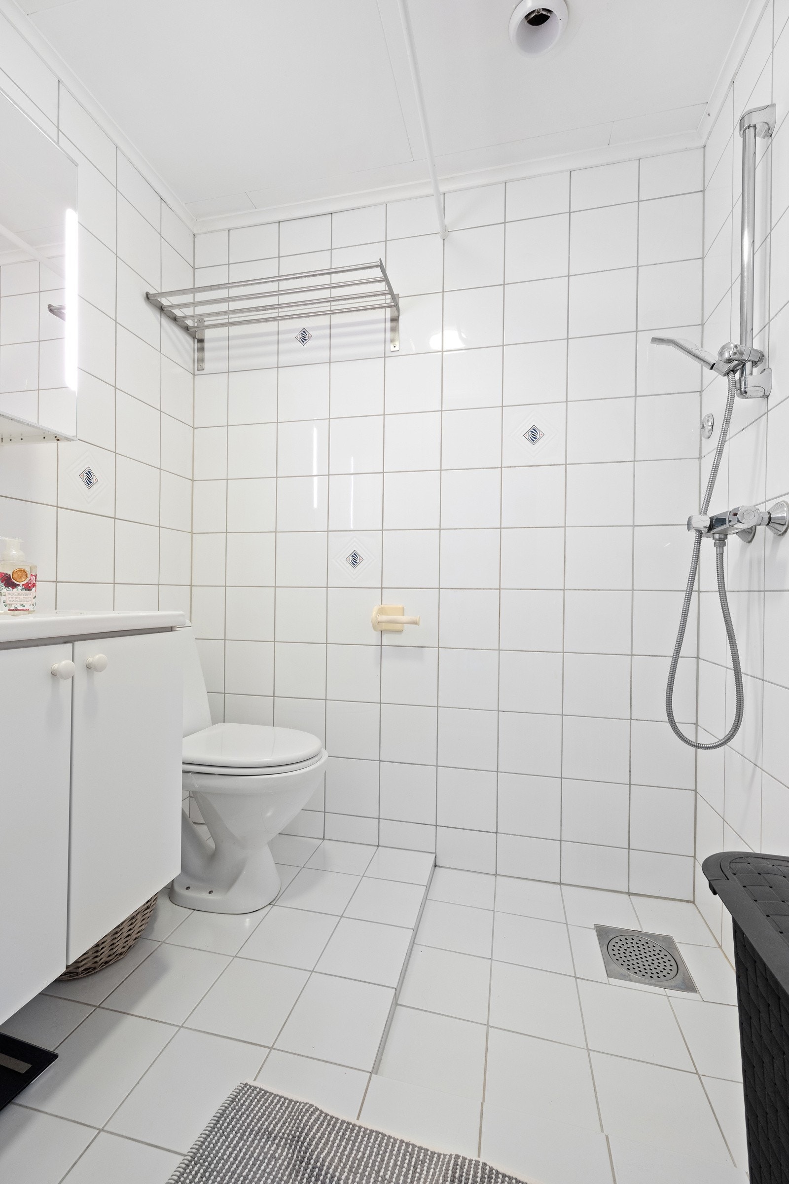 Bad til hybel i u. etasje Galleribilde